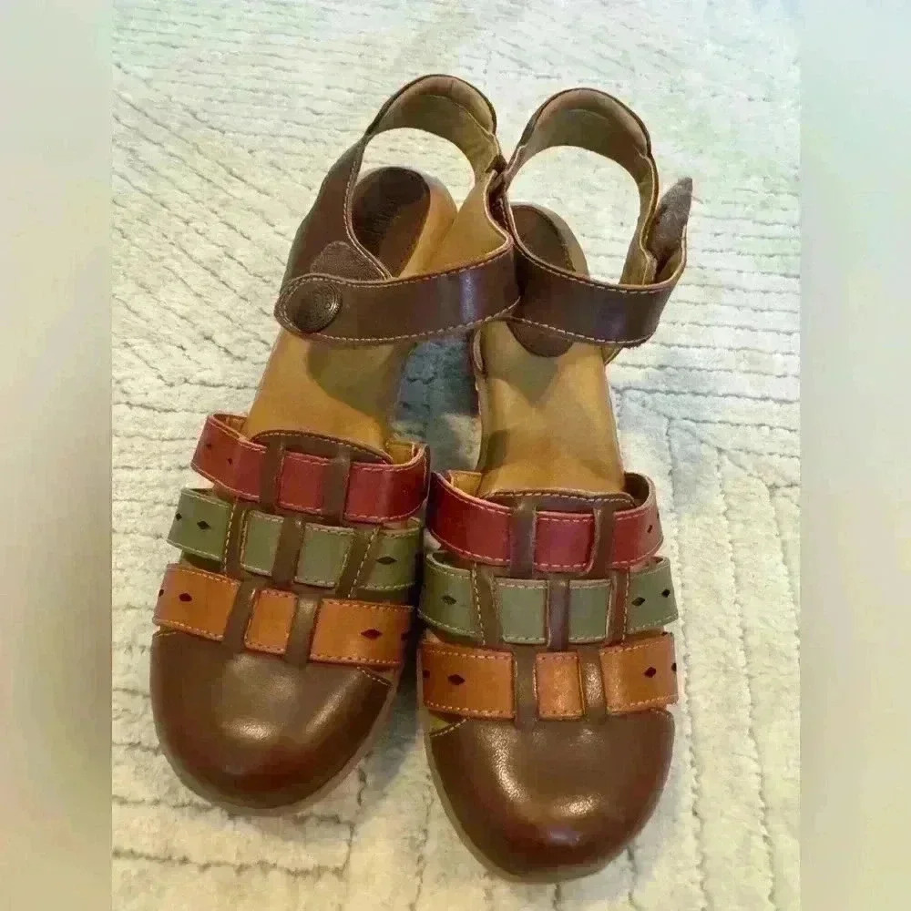 SOFTSPOTS leather sandal size 8